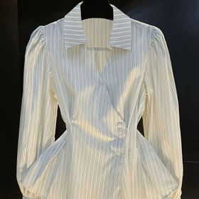 Resim Kedi Kulakları Şık Serisi: Modaya Uygun ve Çok Yönlü Ekose Gömlek, Şık Bluz Alternatifi,Açık Yaka Giysi,Şık Düğmeli Gömlek,Kadınlar için ekose gömlek,Klasik Yaka,Kadınsı Detaylar,Kaliteli Yapım,Özel Kesim,Olgun Kadınlar Modası,Şık Gardırop 