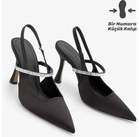 Resim Marjin Kadın Stiletto Sivri Burun Bantlı Taşlı Arkası Açık Atkılı Topuklu Ayakkabı Lovan Siyah Saten 