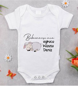 Resim Bitmeyenkartus Bk Kids Isimli Babaannesi'Nin Uykucu Kuzusu Tasarımlı Bebek Body Beyaz 