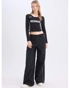 Resim DeFacto Coool Wide Leg Geniş Bol Paça Cepli Şerit Detaylı Normal Bel Pantolon D4404AX24AUBK27 