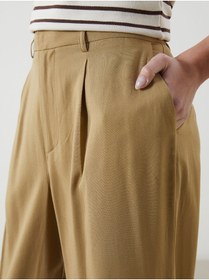 Resim LC Waikiki NEVAVM Farkıyla Beli Lastikli Keten Karışımlı Kadın Pantolon 