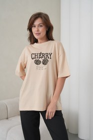 Resim caddekombin Kadın Leopar Desenli Cherry Baskılı Bej Rengi Yuvarlak Yaka Tişört Siyah Jogger Eşofman Takımı 