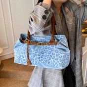 Resim Kadınlar için Büyük Kapasiteli Manyetik Kapanışlı ve Altın Tonlu Donanım Detaylı Çanta - Mavi, kahverengi, şık leopar şekilli örgü desenli, Şık İnce Askılı, iletken astarlı çalışma ortamıyla uyum sağlayan, ço 