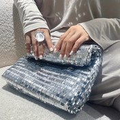 Resim Modern Moda Gümüş Sequin El Çantası - Manyetik Kapatma ile Parlayan Akşam El Çantası, Hafif Polyester, Partiler ve Resmi Etkinlikler için Mükemmel, Parti Aksesuarı | Modern El Çantası | Sequin Süslemeli, El Çantası 