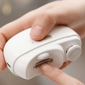 Resim Bir 2'si 1 Arada Elektrikli Tırnak Makası ve Tırnak Aracı, Sıkıntıyı Önlemek, Tırnak Parlatmak ve Taşlama Fonksiyonları ile Akıllı Teknolojiye Sahip. Uzun Pil Ömrüne Sahip, Güvenlik Kiliti İçerir ve USB Şarj Edilebilir Manikür Seti, Zarif Paketleme ve Hediye Olarak Mükemmel. 