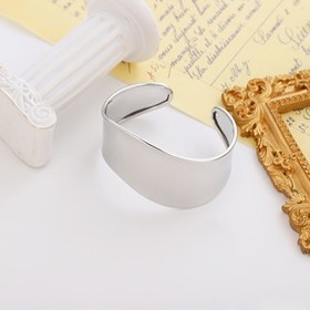 Resim Günlük ve tatil giyimine uygun kadınların moda aksesuarı olan, basit kavisli düzensiz tasarım, demir malzeme, şık ayna bitirimi, vintage gümüş kaplama açık manşet bilezik 