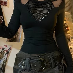 Resim Kadın Uzun Kollu Üst, Trendy, Edgy ve Hollowed-Out Tasarımıyla 