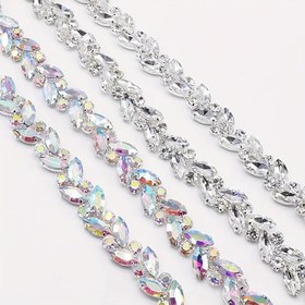 Resim 1 yarda / 1.6 cm genişliğinde renkli at gözü camı taşlı el dikişi çiçek zincir elbise çanta ayakkabı aksesuarları saç süsleri giyim aksesuarları, bir parça kristal taşlı zincir kenarı, 0.63 inç genişliğinde, cam elmas pençe zinciri, şık at gözü şekli, DIY kostüm süslemeleri ve düğünler için gelinliklerle zarif ABRhine dekorasyonu beyaz transfer filminde uygun şekilde dikilebilir takı yapımı ve düğün dekorasyonları 