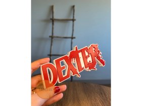 Resim Turuncuhane Dexter Morgan Logo Figür Hediyelik Dekoratif Obje 15 cm Masaüstü Dekor Aksesuar 