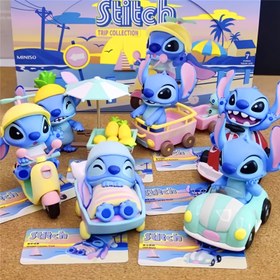Resim Disney Stitch Gizem Kutusu Koleksiyon Serisi - Tropik Tatil Temalı Araba & Ev Dekor Figürleri, Dayanıklı Plastik Figürler ve Benzersiz Tasarımlar, Disney Hayranları İçin Mükemmel Doğum Günü ve Noel Hediyesi 