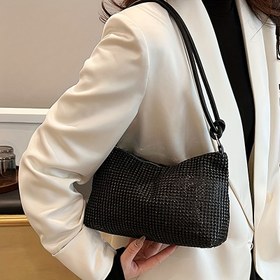 Resim Şık Siyah Taşlı Çapraz Askılı Çanta Altın Tonlu Zincir Askılı - Kadınlar İçin Çok Yönlü Omuz ve El Çantası, Günlük veya Resmi Durumlara Mükemmel, Rahat Aksesuar | Taşlı Süslemeler | Dayanıklı Fermuar Kapanışı, Cüzdan 