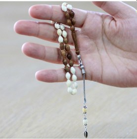 Resim 925 Ayar Gümüş Püsküllü Kuka İmameli Arpa Kesim Naturel Renk Deve Kemiği Tesbih Kahverengi - Beyaz 