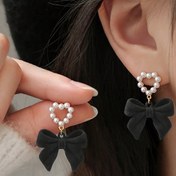 Resim 1 Çift Peluş Sahte İnci Kalp Kurdele Küpe - Parıldayan İnci Detaylarıyla Şık Siyah Kurdele, Çinko Alaşımlı, Kadınlar İçin Günlük Giyim, Noel, Yeni Yıl, Sevgililer Günü ve Düğünler İçin Mükemmel, Sevimli Küpeler 