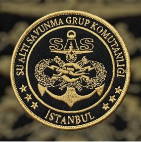 Resim Ex Patch Siyah Zemin Tan Rengi Sas Peçi Arması 9 Cm 