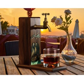 Resim Bk Gift Kişiye Özel Kabartma Isimli Tarihli Pirates Ship Tasarımlı Musluklu Ceviz Ahşap Şarap Standı-4, Viski Çeşmesi, Babaya Hediye, Içecek Dispenseri 