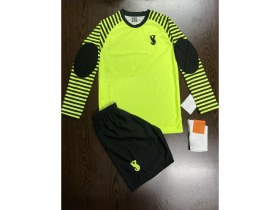 Resim Kaleci Çocuk Forması Yeşil Omuz Kol Sünger Destekli 4 Parça Forma Şort Çorap Bileklik Hediye 