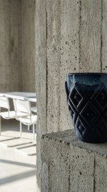 Resim Geometrik Desenli Lacivert Form Saksı 
