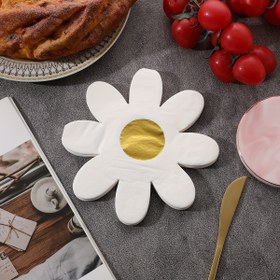 Resim 20 Adet Altın Damgalı Papatya Peçeteler, 33.02x33.02 cm - Düğünler, Doğum Günleri, Bahçe Partileri, Restoranlar ve Kafeler için Şık Beyaz Çiçek Desenli Altın Merkez ile Zarif Sunum, Şık Sofra Takımı 