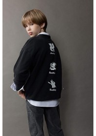 Resim DeFacto Erkek Çocuk Oversize Geniş Kalıp Bisiklet Yaka Sırt Baskılı Yıkamalı Soluk Efektli Sweatshirt D8494A825SPBK81 