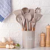 Resim Ahşap saplı silikon mutfak seti - 6/12 pişirme aracı, yapışmaz spatula, kaşık, kepçe, çırpıcı ve tutucu içerir - pişirme ve fırınlama için mükemmel - Noel, Cadılar Bayramı, Paskalya, Hanuka ve Şükran Günü için ideal 