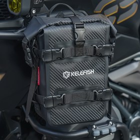 Resim 1 adet KELEFISH Su Geçirmez Motosiklet Kuyruk Çantası - Siyah PVC Arka Koltuk için Fforrame Pouch Ayarlanabilir Askılar ile, for BMW K1600GT/GTL R1200GS, for Suzuki Vstrom için Anti-Collision Crash Bar Aracı Depolama - Sokak Motosikleti Yan Çanta 
