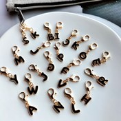 Resim 1 adet Yeni 26 İngilizce Harf Anahtarlık Etiket Tokası Çantalar, Cüzdanlar, Kulaklık Setleri, Araba Anahtarları, DIY Aksesuarları, Tatil Parti Hediyeleri, Arkadaş Doğum Günü Hediyeleri, Unisex Anahtarlıklar, Çift Anahtarlıklar 