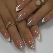 Resim Güzelliğinizi Sergileyin 24 Adet Badem Tırnak Parıltılı Gümüşümsü Glitter Fransız Beyaz Ombre Sahte Tırnaklar Şık Yüksek Kalite Beyazlatıcı Takılabilir Manikür Seti Jöle Jel ve Törpüyle Kadınlar İçin 