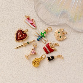 Resim 1 adet Moda Bohem Tarzı Kolye, Şarap Bardağı, Ayakkabı, Patates Kızartması, Şampanya, Yiyecek Spor Serisi Kolye, Bakır Kaplama 18K Altın Kaplama, Anahtarlıklar, Çantalar, Takılar için DIY Moda Aksesuarları için Uygun 