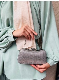 Resim Kadın Burslu El Ve Çapraz Zincir Uzun Askılı Kristal Taşlı Abiye Çanta Antrasit Kavisli Topuz 