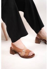 Resim Andrea Çapraz Bantlı Hakiki Deri Topuklu Kadın Sandalet Taba Taba 