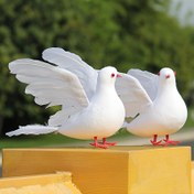Resim 2'li Yapay Beyaz Güvercin, Yaygın Kanatlı Barışçıl Kuzgun Dekoratif Figürinleri, Festivaller için Serbest Duran Sahte Kuş Heykelleri, Elektriksiz, Tüysüz Malzeme 