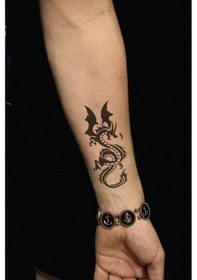 Resim Kızgın Ejderha Geçici Dövme 