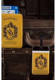 Resim Cinereplicas Harry Potter Hufflepuff Pasaport Kılıfı Ve Valiz Etiketi Seti Kartlık Cüzdan Sarı 