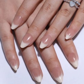 Resim 24 Adet Badem Şekilli Fransız Tırnak Sanatı Uçları - Nude & Fildişi Ombre Parlak Yapıştırmalı Takma Tırnaklar, Cila Blok ve Jel ile Orta Uzunlukta Yeniden Kullanılabilir Kadın Tırnakları, Günlük veya Özel Günler İçin Kolay Uygulama 
