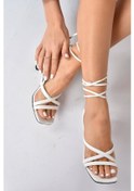 Resim Fox Shoes Beyaz Bilek Bağlamalı Kadın Topuklu Ayakkabı K404070209 
