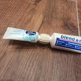 Resim 1/4 Adet Yaz Seyahati, Piknik Diş Macunu Dolum Adaptörü, Diş Fırçası Tüp Dönüştürücü, Pratik Banyo Aksesuarları ve Malzemeleri, Evde Kullanım İçin Kolay Diş Macunu Yenileme Aparatı 