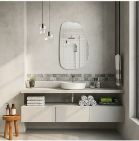 Resim 70x112 Cm Modern Organik Form Banyo Aynası Beyaz Çerçeveli Asimetrik Duvar Aynası Minimalist Şık Dekor Ayna Beyaz 