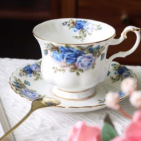 Resim 1 adet Klasik Mavi Gül Çay Fincanı ve Tabak, 6.7oz Kemik Çin Kahve Fincanı ve Sancer, Çay Partisi için Mükemmel, Anneler Günü Hediyesi, Sevgililer Günü Hediyesi, Doğum Günü Hediyesi 