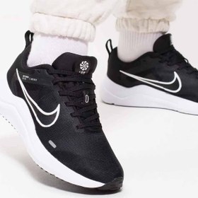 Resim Nike Kadın Günlük Yürüyüş ve Koşu Ayakkabısı 