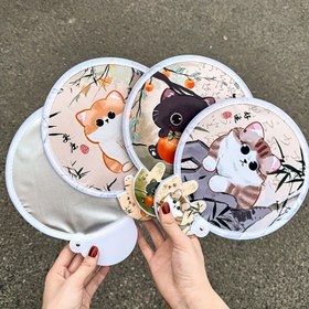 Resim 1 adet Sevimli Kedi Katlanabilir Fan - 2'si 1 Arada Yansıtıcı Güneş Koruması, Taşınabilir Depolama Çantası ile, Açık Hava Aktiviteleri için Yazlık Temel, Doğum Günleri ve Tatiller için Mükemmel Hediye, Sevimli Fan 