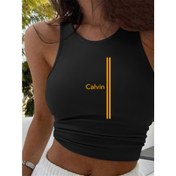 Resim Kadınların Şık Kolsuz Kırpma Üstü, Dikey Çizgili ve "Calvin" Baskılı - Beyaz, Esnek Polyester Karışımı, Bahar ve Yaz Rahat Giyim İçin Mükemmel, Bahar Modası Üst | Kolsuz Kırpma Üst | Parlak Dokulu 