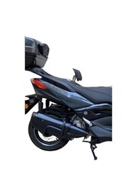 Resim Yamaha Xmax Hareketli Sırt Dayama Aparatları 