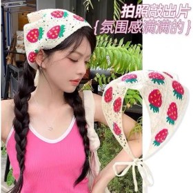Resim Örgü Üçgen Bandana Çilekli Kırmızı Krem Saç Bandı Kadın Genç Kız Çocuk Yazlık Bohem Vintage Kore Tarzı Ayçiçek 