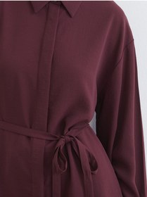 Resim LC Waikiki LCW Modest Bordo Beli Kuşaklı Oversize Kadın Gömlek Tunik 
