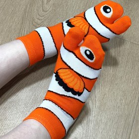 Resim Şık ve Rahat Turuncu Palyaço Balığı Desenli Açık Ayak Parmaklı Orta-Baldır Çoraplar 