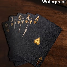 Resim Su Geçirmez ve Esnek Siyah Plastik Oyun Kartları Altın Vurgularıyla - Partiler, Cadılar Bayramı, Şükran Günü, Noel Hediyeleri için Sağlam Kutuda Dayanıklı Destesi | Şık Kart Tasarımı | Her Duruma Uygun Kaliteli Kart Malzemesi 