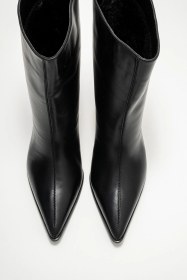 Resim Luvishoes Luvi Shoes Aleo Siyah Cilt Hakiki Deri Sivri Burunlu Kadın Kısa Topuklu Bot Siyah-Cilt 