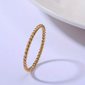 Resim 1 adet Paslanmaz Çelik Düz Twist Yüzük, Moda, Basit ve Zarif, Herkesin Giyebileceği Çok Yönlü Bir Yüzük 