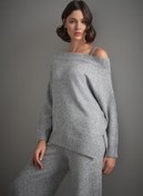 Resim Pul ve Sim Detaylı Kayık Yaka Gri Triko Kazak 