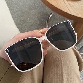 Resim Erkekler ve Kadınlar için Şık Hafif Moda Gözlükleri - Dekoratif Dikdörtgen Çerçeve ile PC Lensler, Plastik Menteşeler, Pil Gerektirmez, Günlük ve Resmi Giyim için Şık Aksesuar, Gözlük Modası, Çok Yönlü Gözlükler, Modern Estetik, Dayanıklı Gözlükler 